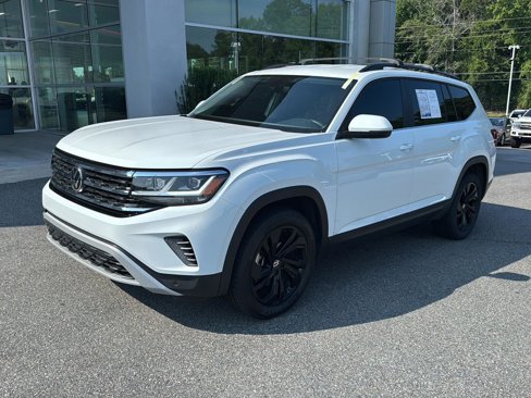 Used 2023 Volkswagen Atlas SE image 2