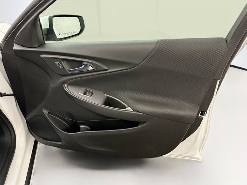 Used 2023 Chevrolet Malibu LT image 34