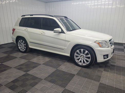 Used 2011 Mercedes-Benz GLK 350 4MATIC image 3
