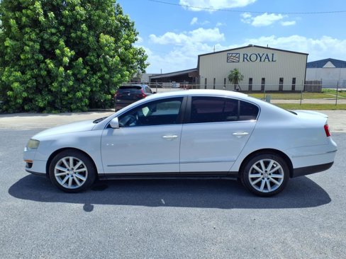 Used 2010 Volkswagen Passat Komfort image 5