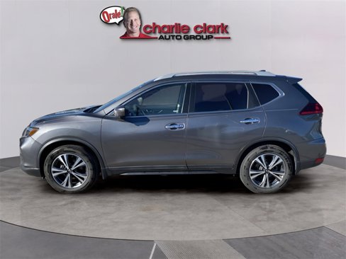 Used 2019 Nissan Rogue SV w/ Premium Package image 3