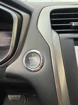 Used 2019 Ford Fusion SE image 27