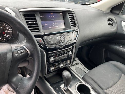 Used 2017 Nissan Pathfinder S image 42
