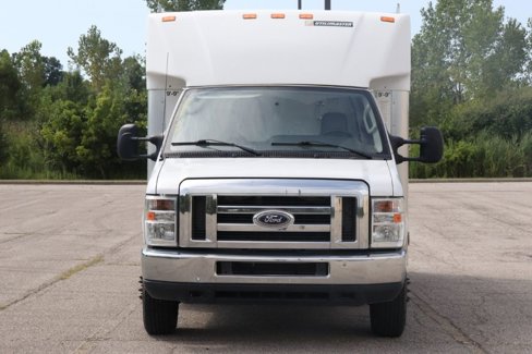 Used 2015 Ford E-350 and Econoline 350 Super Duty image 2