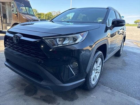 Used 2020 Toyota RAV4 XLE image 1