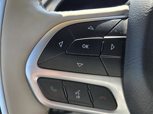 Used 2018 Chrysler Pacifica Limited w/ Advanced Safetytec Group image 24