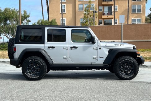 Used 2023 Jeep Wrangler Unlimited image 3