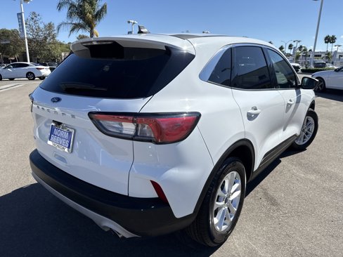 Used 2022 Ford Escape SE image 5