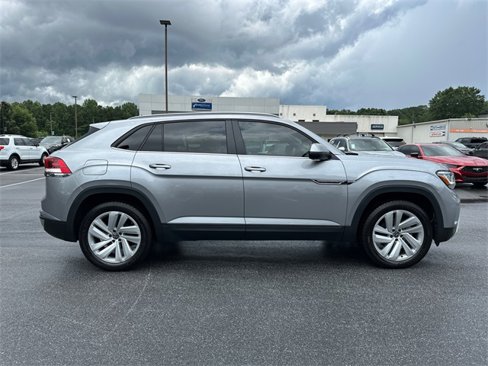 Used 2022 Volkswagen Atlas Cross Sport SE image 8