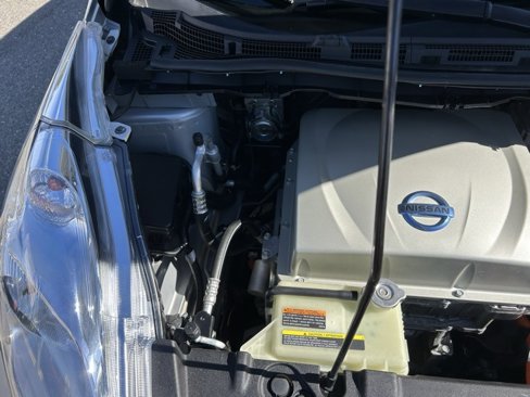 Used 2015 Nissan Leaf S image 23