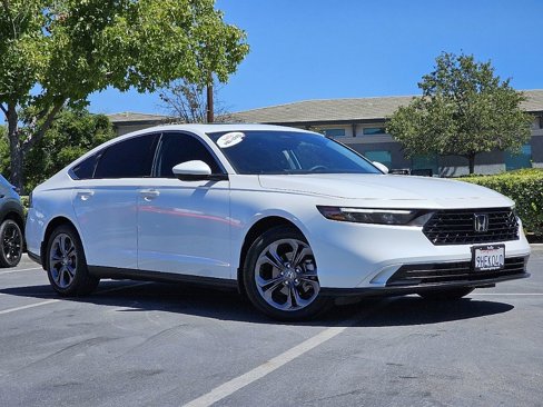 Used 2023 Honda Accord EX image 3