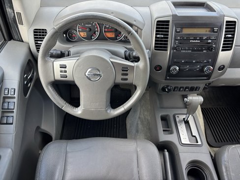 Used 2012 Nissan Frontier SL image 3