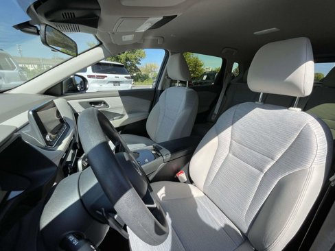 Used 2023 Nissan Rogue SV image 26