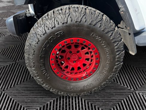Used 2019 Jeep Wrangler Unlimited Sahara image 15