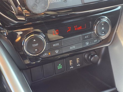 Used 2022 Mitsubishi Eclipse Cross LE image 16