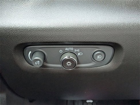 Used 2021 Chevrolet Traverse LT image 18