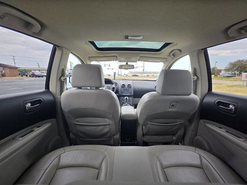 Used 2011 Nissan Rogue SV w/ SL Pkg image 16