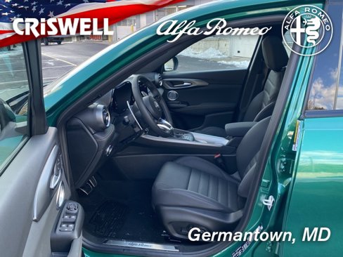 New 2025 Alfa Romeo Tonale w/ Premium Package image 20