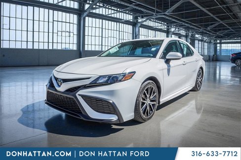Used 2023 Toyota Camry SE image 25