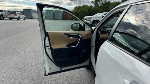 Used 2023 Toyota RAV4 XLE image 14