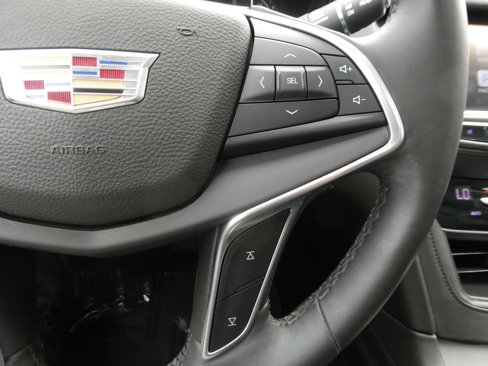 Used 2017 Cadillac XT5 Luxury w/ Driver Awareness Package image 19