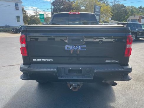 Used 2017 GMC Sierra 2500 Denali image 3