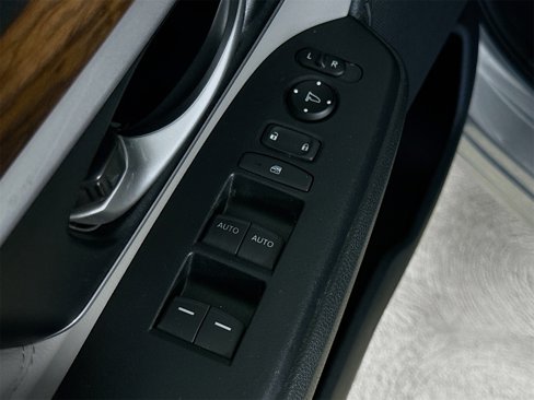 Used 2018 Honda CR-V EX-L image 17