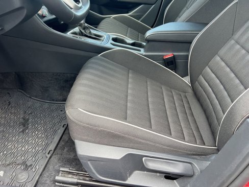 Used 2024 Volkswagen Jetta Sport image 13