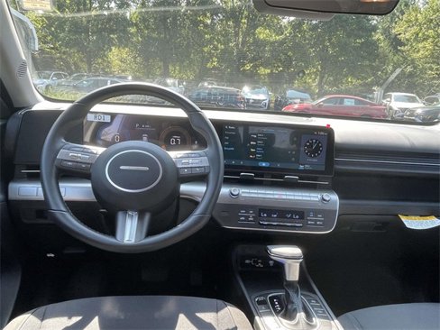 Certified 2025 Hyundai Kona SEL image 10