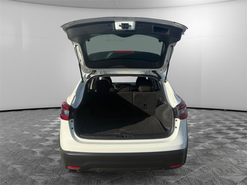 Used 2021 Nissan Rogue Sport S image 9