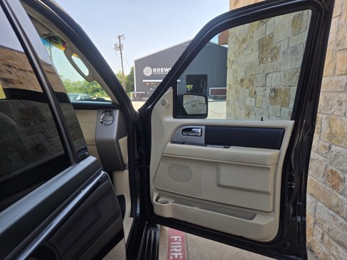 Used 2015 Ford Expedition XLT image 8