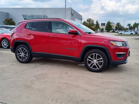 Used 2019 Jeep Compass Latitude image 14
