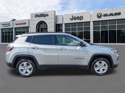 Certified 2022 Jeep Compass Latitude image 2