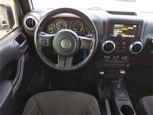 Used 2016 Jeep Wrangler Unlimited Sahara w/ Dual Top Group image 15