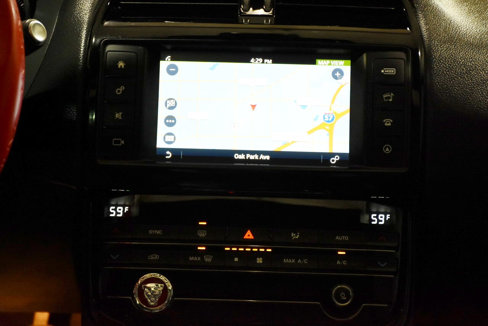 Used 2017 Jaguar XE image 16
