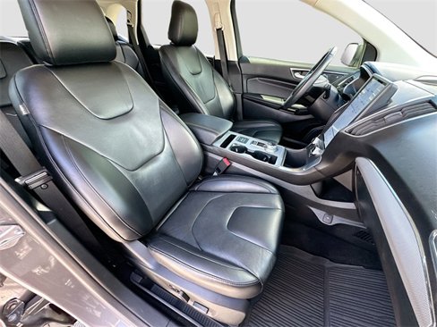 Used 2021 Ford Edge Titanium image 28