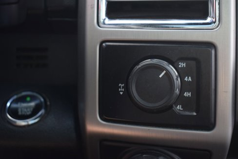 Used 2016 Ford F150 Platinum w/ Equipment Group 701A Luxury image 18