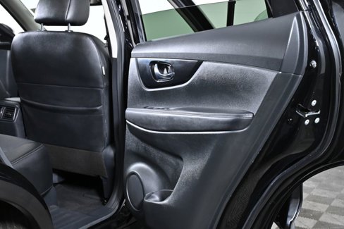 Used 2020 Nissan Rogue SL w/ Premium Package image 33