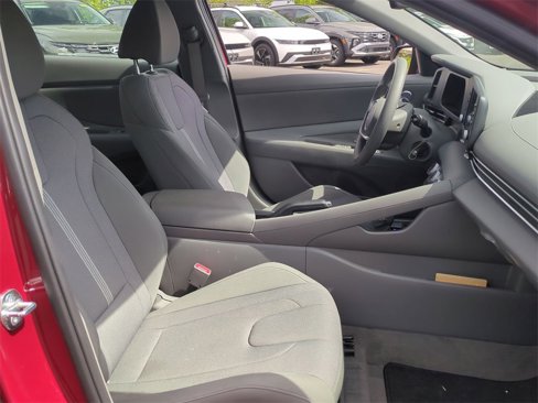Certified 2024 Hyundai Elantra SE image 25