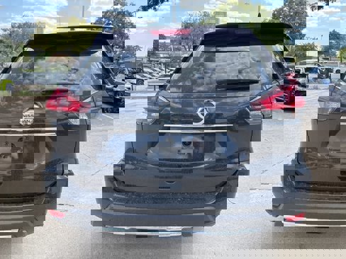 Certified 2019 Nissan Rogue SV image 6