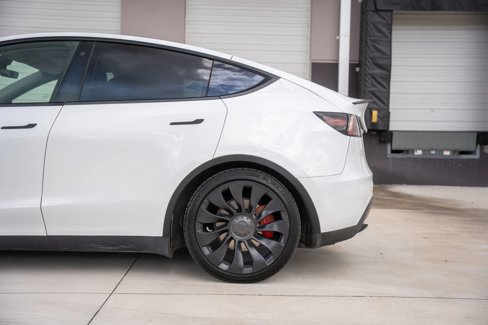 Used 2022 Tesla Model Y Performance image 23