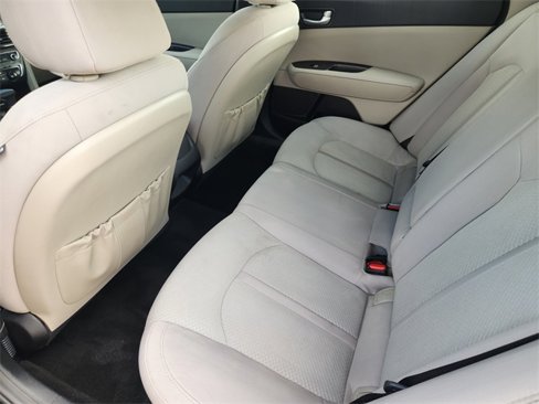 Used 2018 Kia Optima LX w/ 17" Alloy Wheels Package image 12