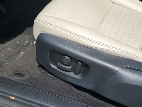 Used 2024 Land Rover Discovery Sport S image 10