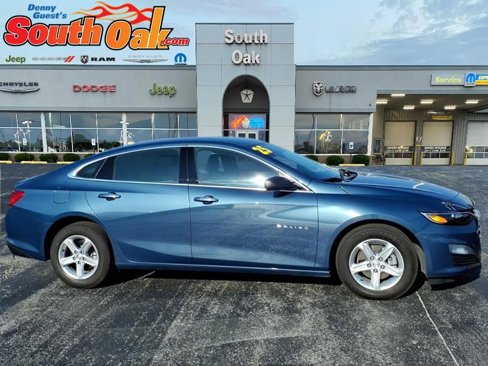 Used 2025 Chevrolet Malibu LS image 2