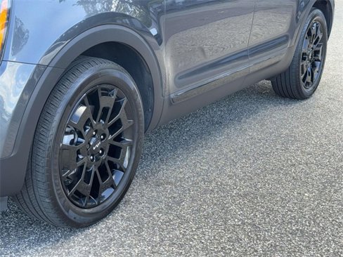 Used 2022 Kia Telluride SX w/ Nightfall Edition Package image 13
