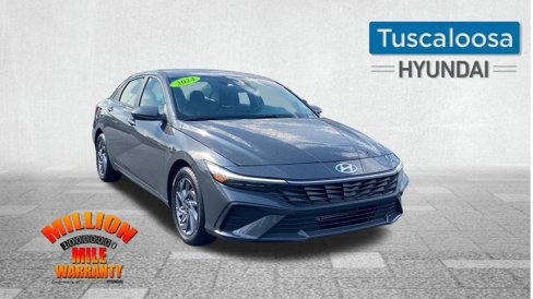 Used 2024 Hyundai Elantra SEL image 1