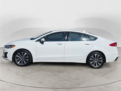 Used 2020 Ford Fusion SE image 2