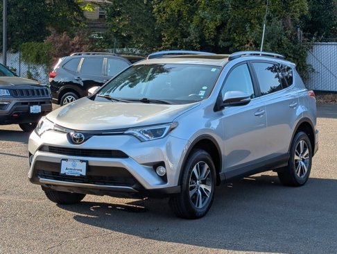 Used 2018 Toyota RAV4 XLE image 9