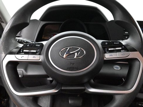 Used 2021 Hyundai Elantra SEL image 15