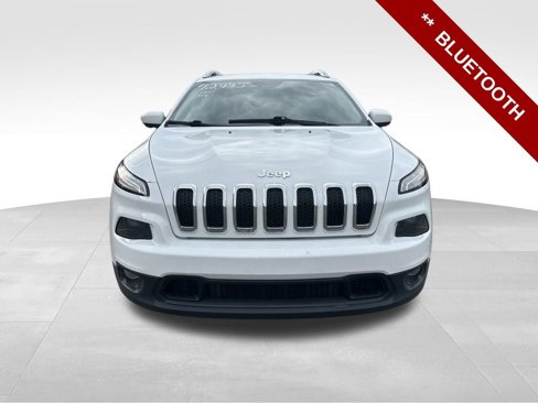 Used 2017 Jeep Cherokee Latitude w/ Cold Weather Group image 11